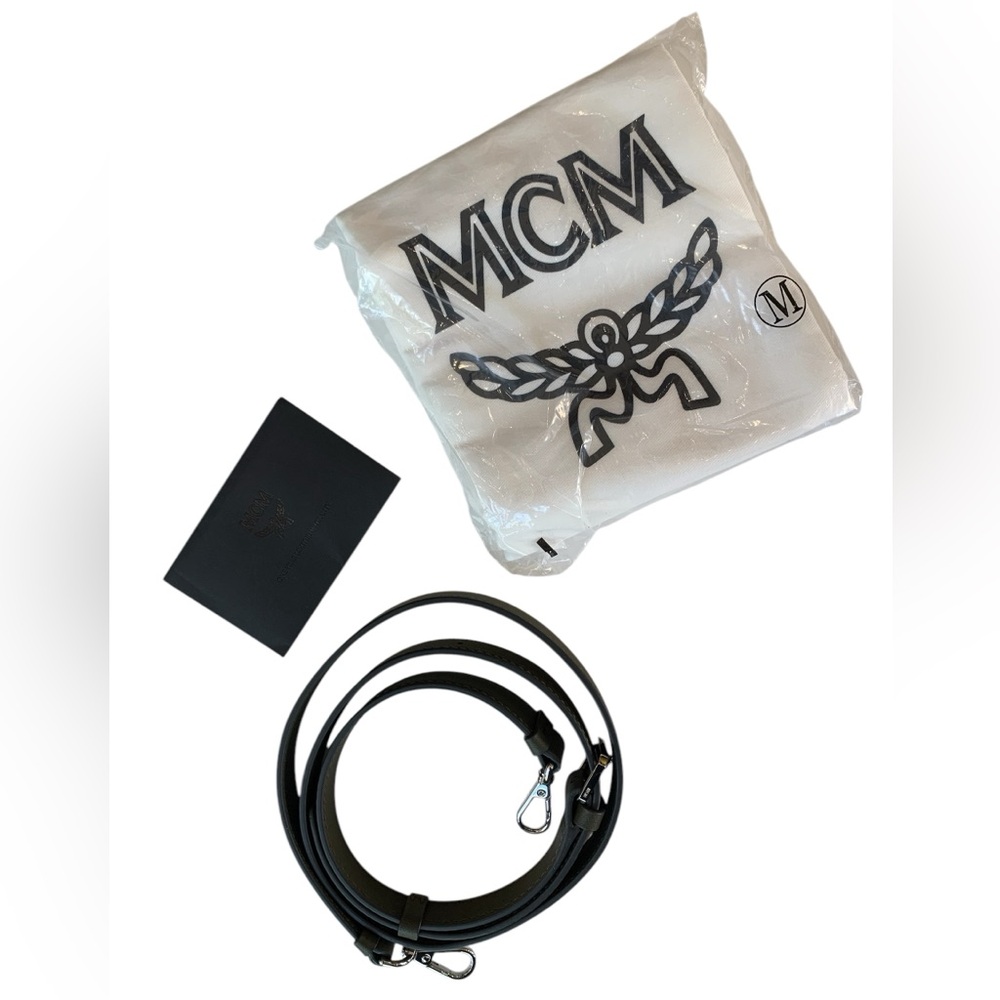 MCM Klara Green Monogram Leather Shoulder Bag - Picture 7 of 8